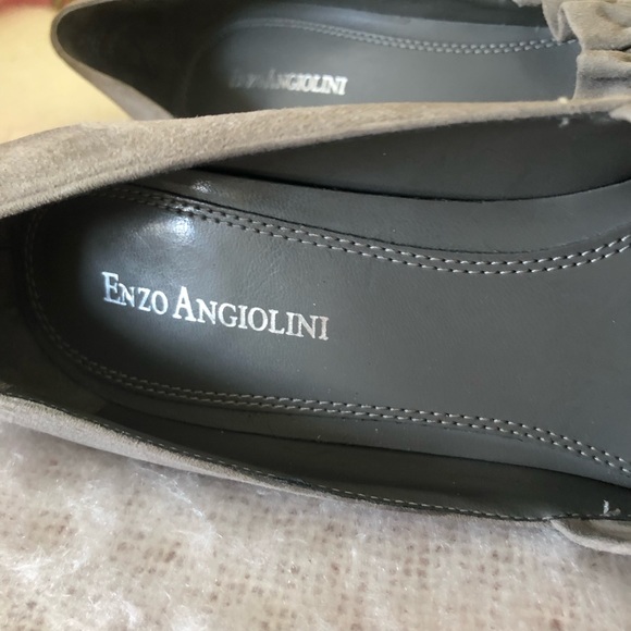 Grey suede pumps - Picture 3 of 10